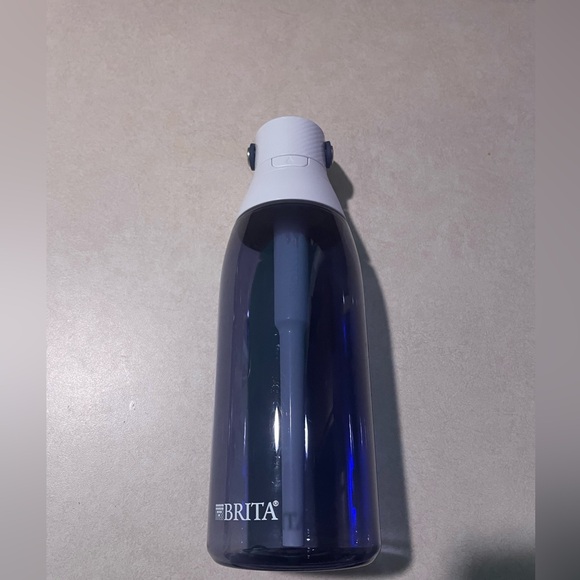 Brita Hard-Sided Plastic Premium Filtering Water Bottle- 36oz - Picture 4 of 8